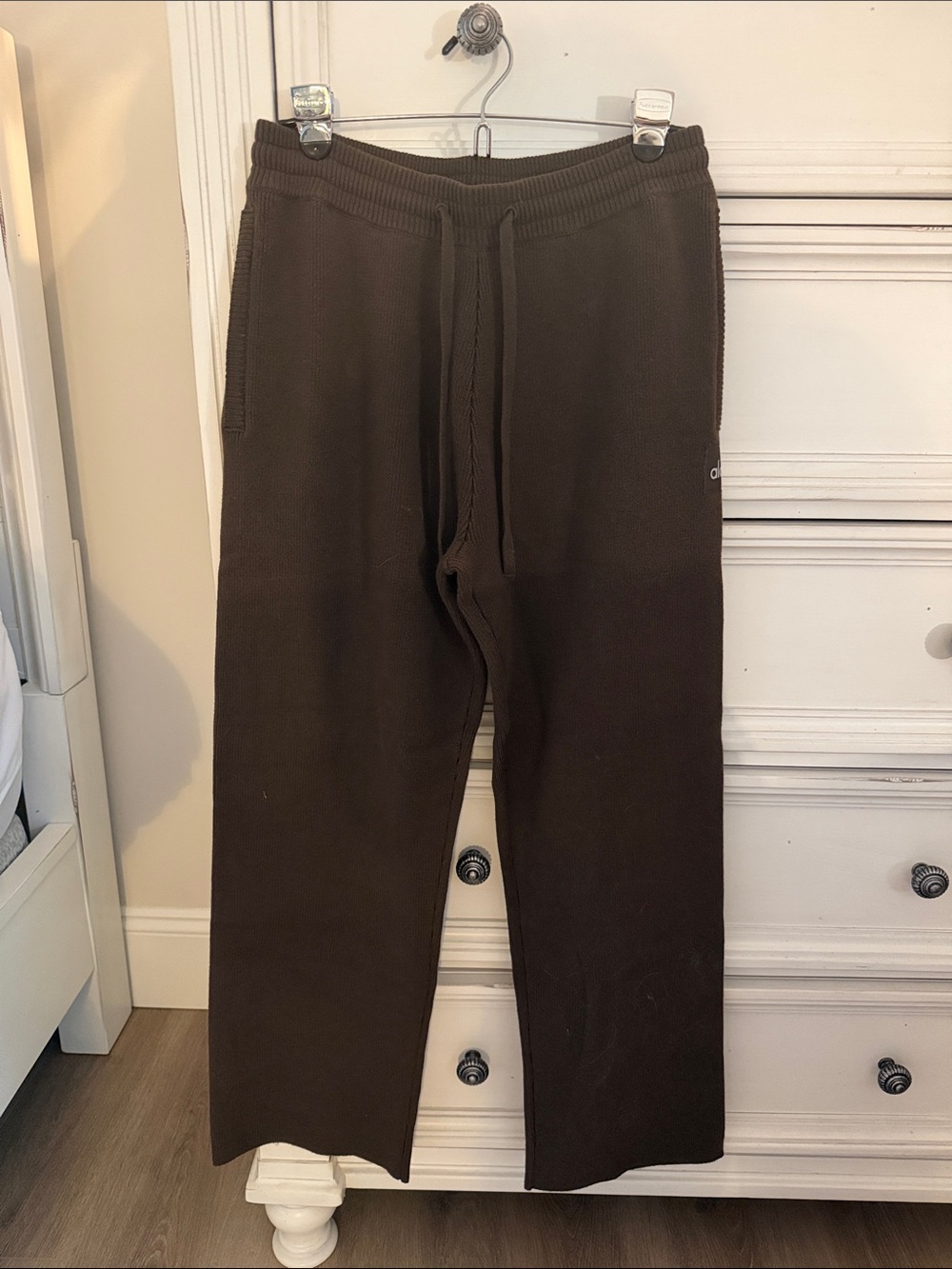 ALO Women’s Brown Knit Drawstring Pants
